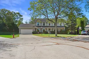 7277 S Dover Hill Ct, Franklin, WI 53132 - Photo 54