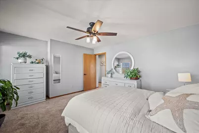 7277 S Dover Hill Ct, Franklin, WI 53132 - Photo 24