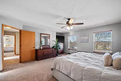 7277 S Dover Hill Ct, Franklin, WI 53132 - Photo 20