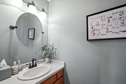 7277 S Dover Hill Ct, Franklin, WI 53132 - Photo 14