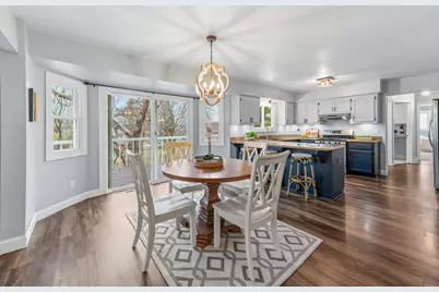 12272 W Morgan Oak Dr, Greenfield, WI 53228 - Photo 8