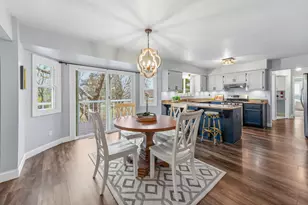 12272 W Morgan Oak Dr, Greenfield, WI 53228 - Photo 8