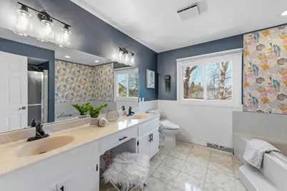 12272 W Morgan Oak Dr, Greenfield, WI 53228 - Photo 40