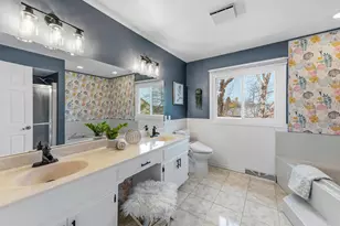 12272 W Morgan Oak Dr, Greenfield, WI 53228 - Photo 40