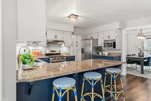 12272 W Morgan Oak Dr, Greenfield, WI 53228 - Photo 10