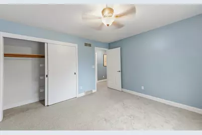 12272 W Morgan Oak Dr, Greenfield, WI 53228 - Photo 48