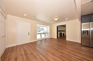 8105 W Townsend St, Milwaukee, WI 53222 - Photo 6