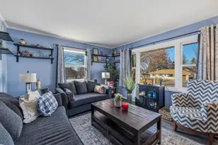 2213 Parkfield Dr, West Bend, WI 53090 - Photo 4