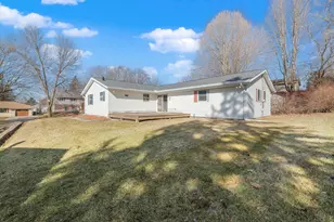 2213 Parkfield Dr, West Bend, WI 53090 - Photo 18