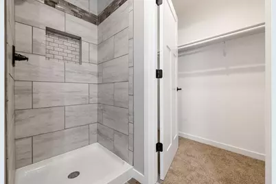 2105  Daisy Dr, West Bend, WI 53090 - Photo 22