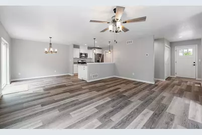 2105  Daisy Dr, West Bend, WI 53090 - Photo 20