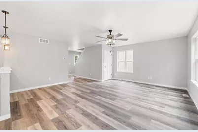 2105  Daisy Dr, West Bend, WI 53090 - Photo 12