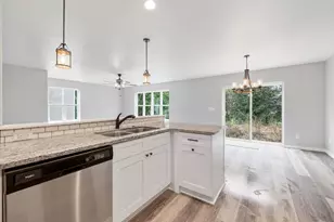 2105 Daisy Dr, West Bend, WI 53090 - Photo 8