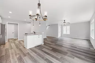 2105  Daisy Dr, West Bend, WI 53090 - Photo 18