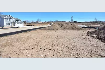 W197N5350  Lodgepole Ct, Menomonee Falls, WI 53051 - Photo 4