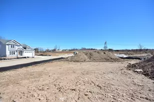 W197N5350 Lodgepole Ct, Menomonee Falls, WI 53051 - Photo 4