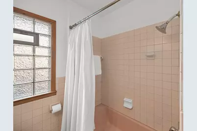 2424 N 61st St, Wauwatosa, WI 53213 - Photo 20