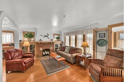 2424 N 61st St, Wauwatosa, WI 53213 - Photo 6