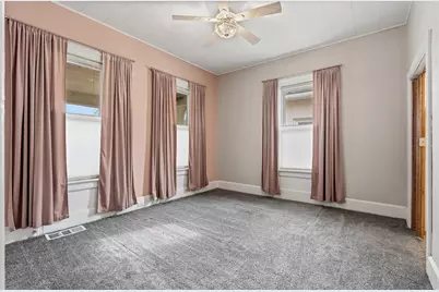 714 S 6th St, La Crosse, WI 54601 - Photo 16