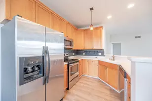 1203 Woodbury Common, Waukesha, WI 53189 - Photo 4