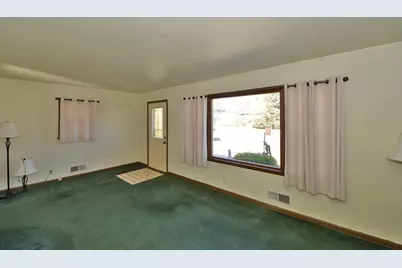 2613  Indian Trl, Racine, WI 53402 - Photo 4