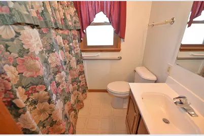 2613  Indian Trl, Racine, WI 53402 - Photo 16