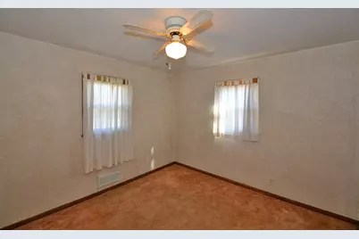 2613  Indian Trl, Racine, WI 53402 - Photo 12