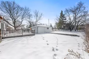 8913 W Daphne St, Milwaukee, WI 53224 - Photo 24