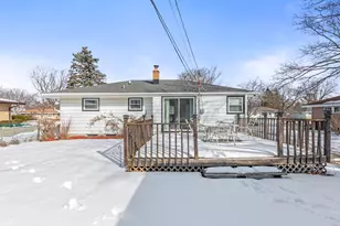 8913 W Daphne St, Milwaukee, WI 53224 - Photo 28