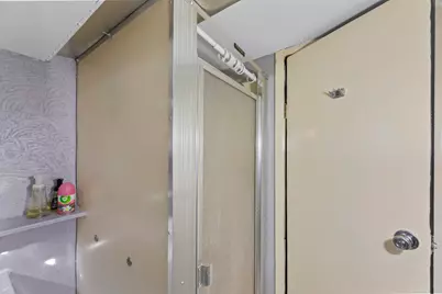 8913 W Daphne St, Milwaukee, WI 53224 - Photo 22