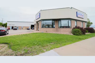 530  Lang Dr, La Crosse, WI 54603 - Photo 2