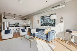 1924 N Hubbard St, Milwaukee, WI 53212 - Photo 8