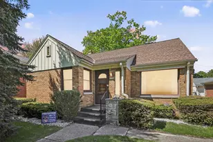 10708 W York Pl, Wauwatosa, WI 53222 - Photo 24