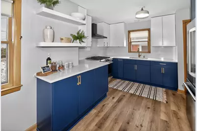 10708 W York Pl, Wauwatosa, WI 53222 - Photo 4