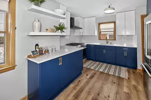 10708 W York Pl, Wauwatosa, WI 53222 - Photo 4