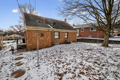 10708 W York Pl, Wauwatosa, WI 53222 - Photo 22