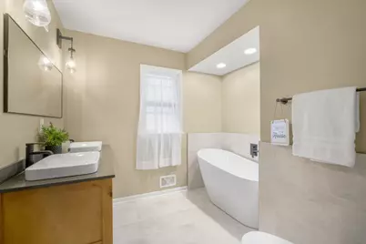 2020  Menomonee River Pkwy, Wauwatosa, WI 53226 - Photo 16