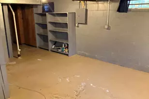 1605 W Custer Ave, Glendale, WI 53209 - Photo 8