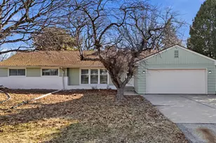 7216 N Mohawk Ave, Glendale, WI 53217 - Photo 1