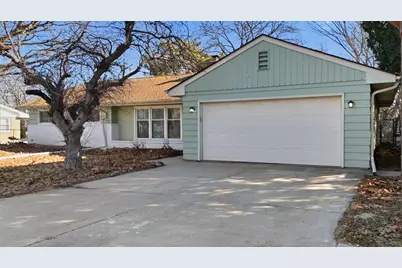 7216 N Mohawk Ave, Glendale, WI 53217 - Photo 2