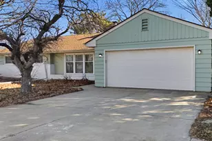 7216 N Mohawk Ave, Glendale, WI 53217 - Photo 2