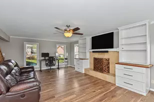 S21W27865 Kame Terrace, Waukesha, WI 53188 - Photo 6