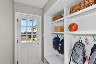 S21W27865 Kame Terrace, Waukesha, WI 53188 - Photo 32