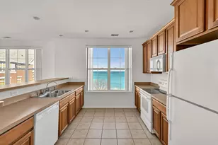 3872 S Lake Dr, Saint Francis, WI 53235 - Photo 14