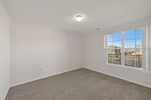 3872 S Lake Dr, Saint Francis, WI 53235 - Photo 8