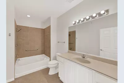 3872 S Lake Dr #209, Saint Francis, WI 53235 - Photo 12