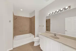 3872 S Lake Dr, Saint Francis, WI 53235 - Photo 12