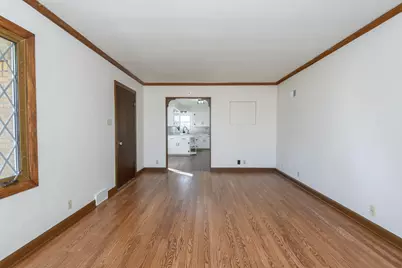 5300 W Euclid Ave, Milwaukee, WI 53219 - Photo 20