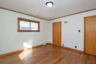 5300 W Euclid Ave, Milwaukee, WI 53219 - Photo 24