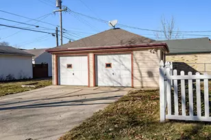 5300 W Euclid Ave, Milwaukee, WI 53219 - Photo 4